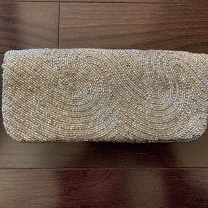 MOYNA Beaded Clutch
